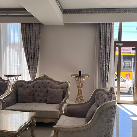 Regal Ballroom Caransebeş Екстериор снимка