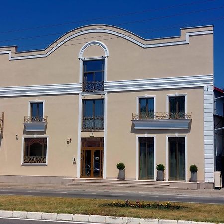 Regal Ballroom Caransebeş Екстериор снимка